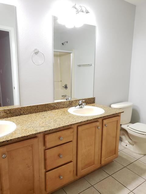 Building Photo - "Charming 3-Bed Townhouse Retreat in Fort Walton Beach!"