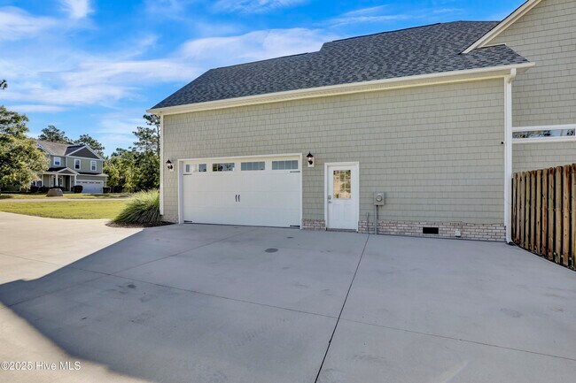 Building Photo - 469 Scrub Oaks Dr