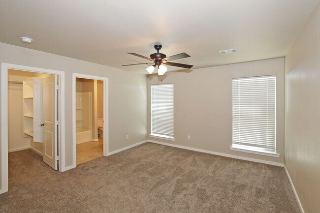 Building Photo - 7205 Athens St