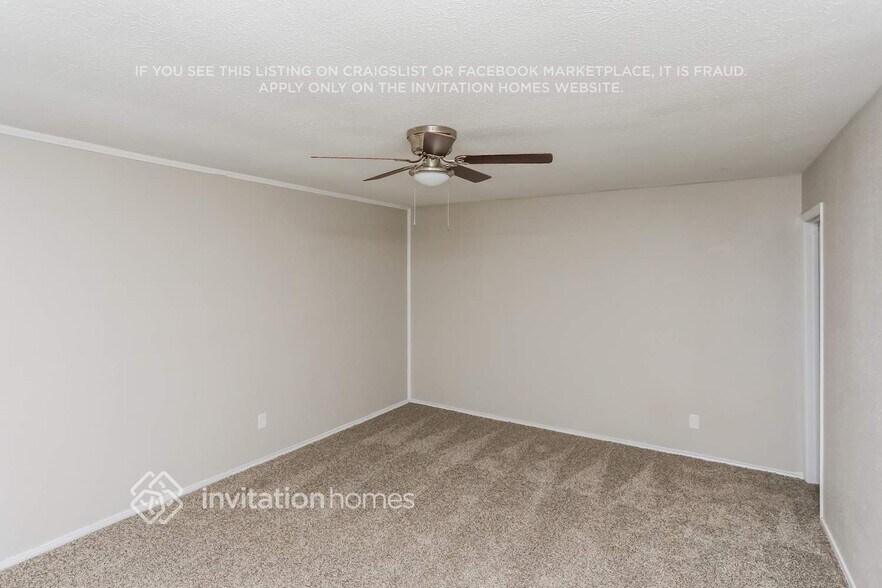 Building Photo - 1613 Willowbrook St