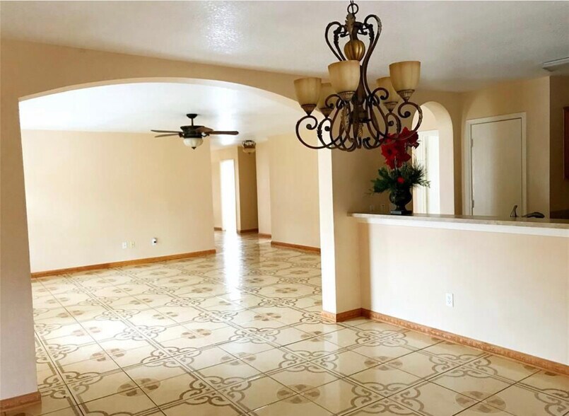 Building Photo - 9821 Rhea Ct