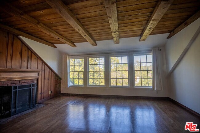 Building Photo - 12056 Laurel Terrace Dr