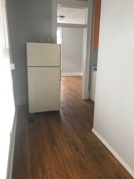 Building Photo - 718 Brown St