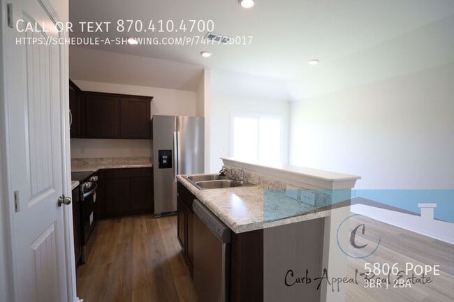 Building Photo - 5806 Pope-