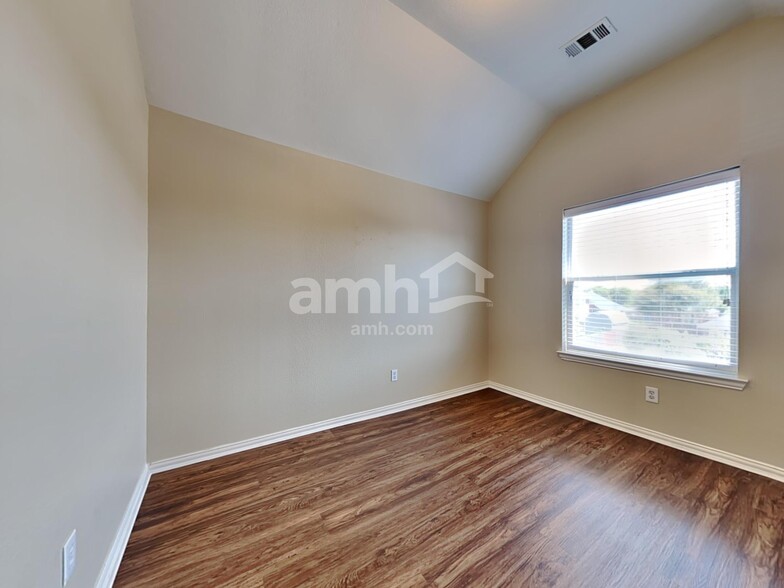 Building Photo - 1506 Holveck Dr