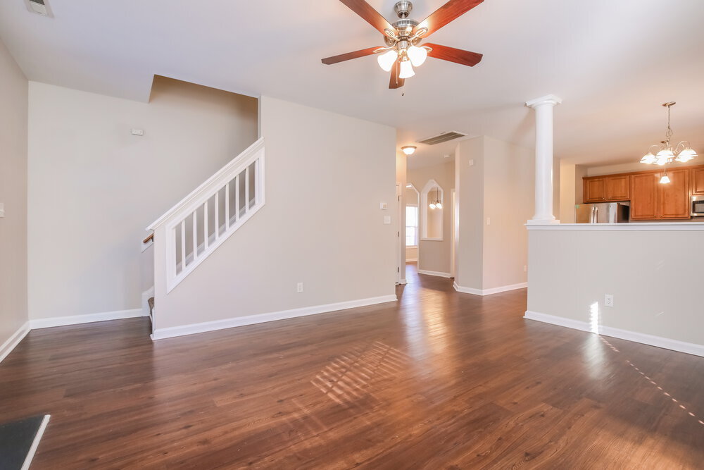 Building Photo - 4049 Laurel Glen Dr