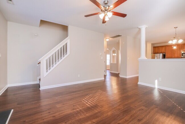 Building Photo - 4049 Laurel Glen Dr