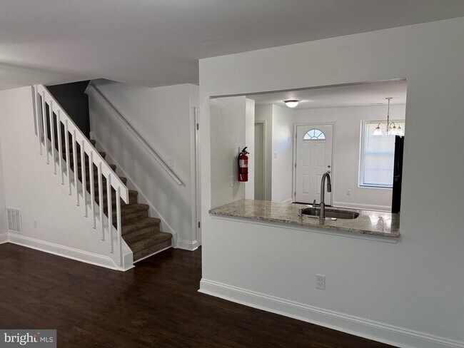Building Photo - 1042 Baywood Dr