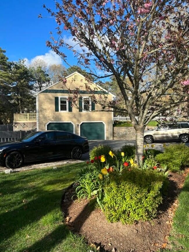 Building Photo - South Dennis Year Round 3 Bedroom House