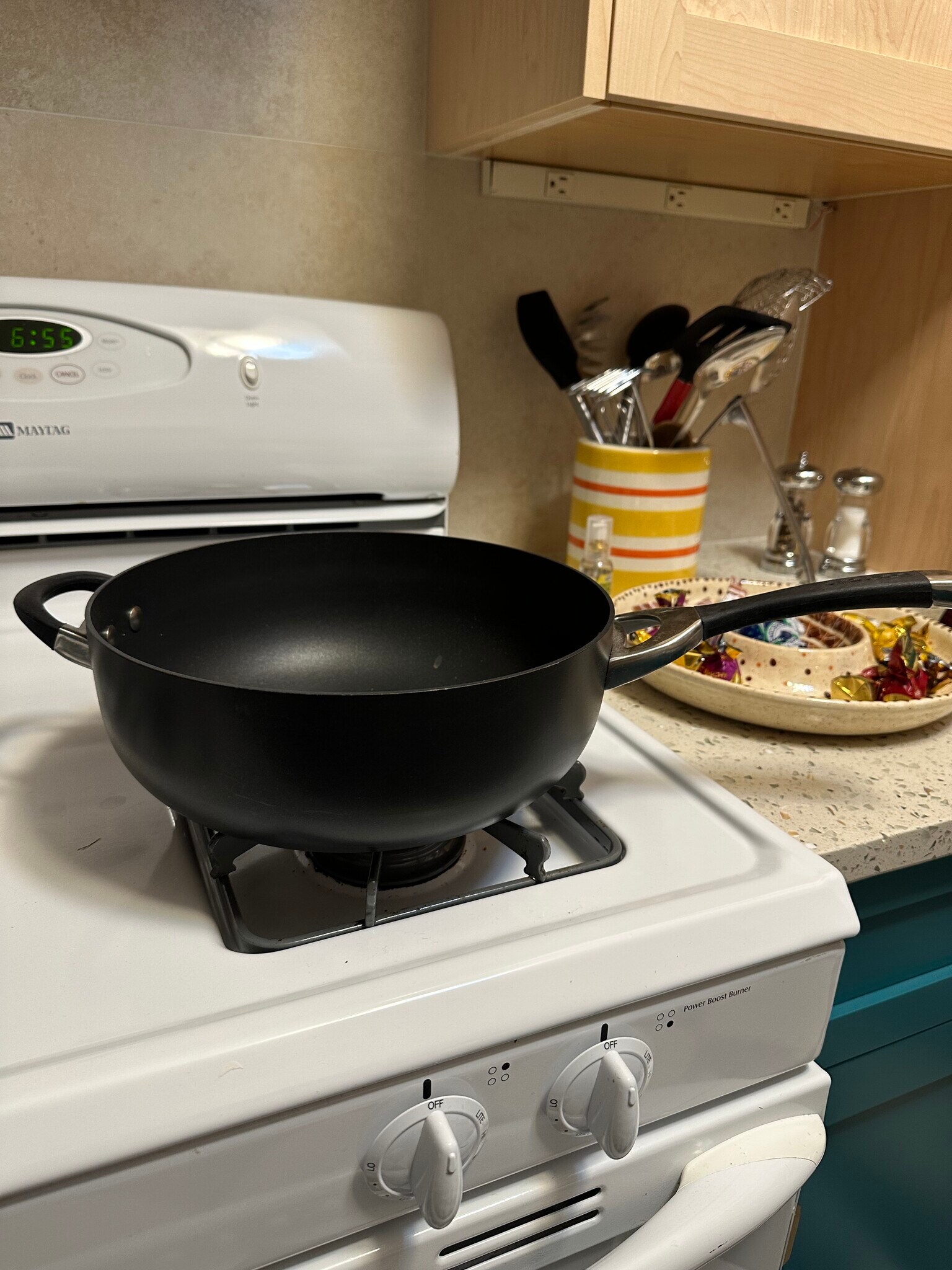 Several large sauté pans provided - 174 Hemingway Ct