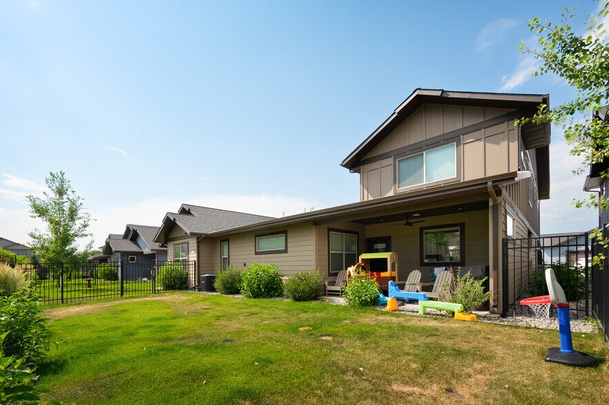 Building Photo - 2128 Dennison Ln