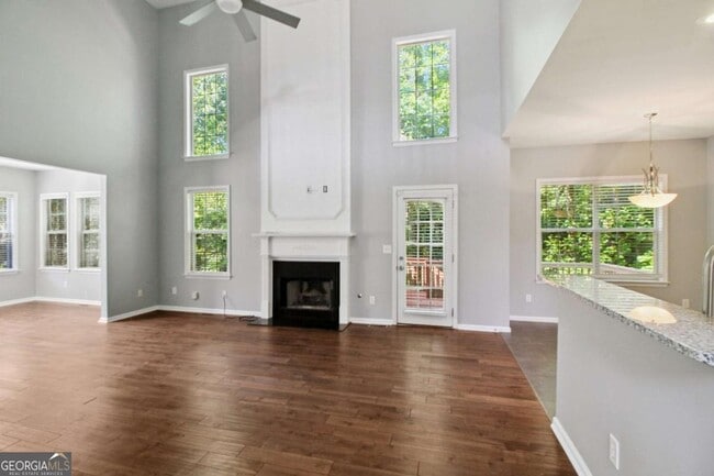 Building Photo - 2011 Chelton Way SE