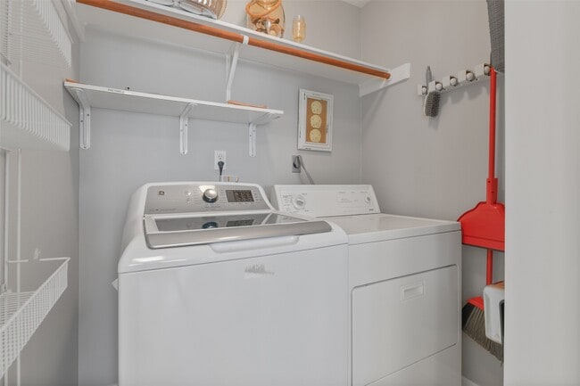 Building Photo - 21531 Zachary Dr