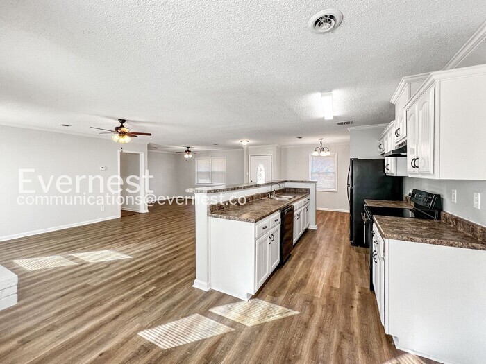 Building Photo - 8250 Chesterfield Dr