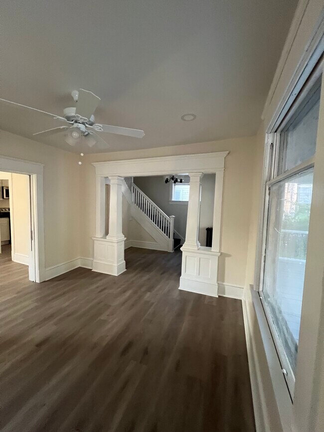 Building Photo - 815 Grove St