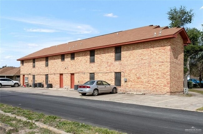 Building Photo - 416 E Tulip Ave