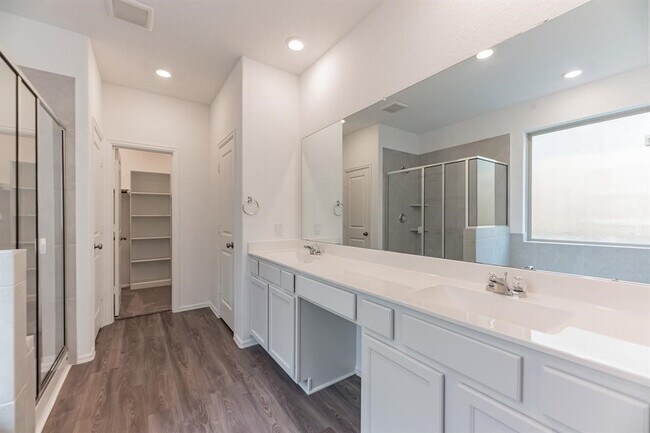 Building Photo - 6016 Heritage Creek Ln