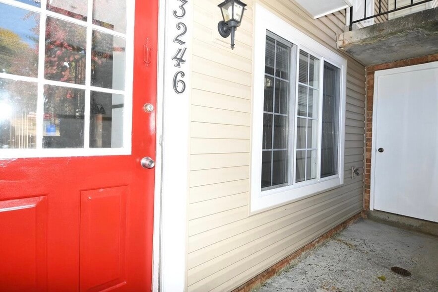 Building Photo - 13246 Bayberry Dr