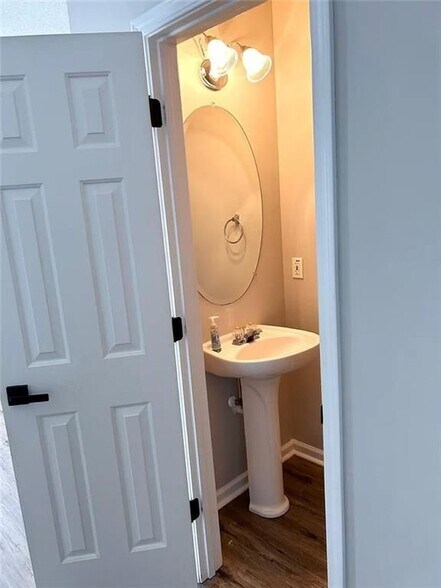 Building Photo - 6701 Teresa Ln