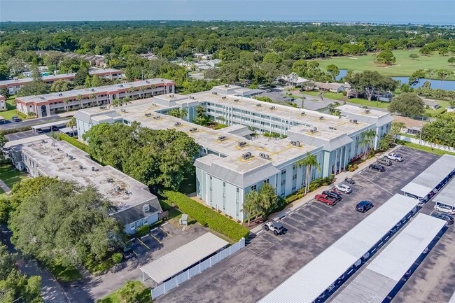 Building Photo - 1706 Belleair Forest Dr