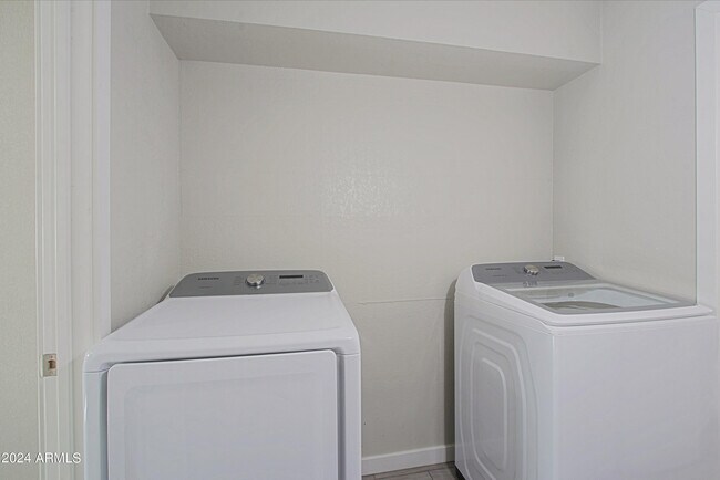 Building Photo - 5241 N 17th Ave