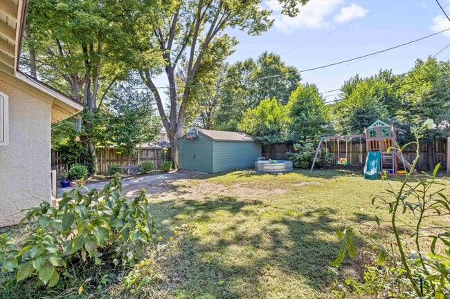 Building Photo - 1621 Linden Ave