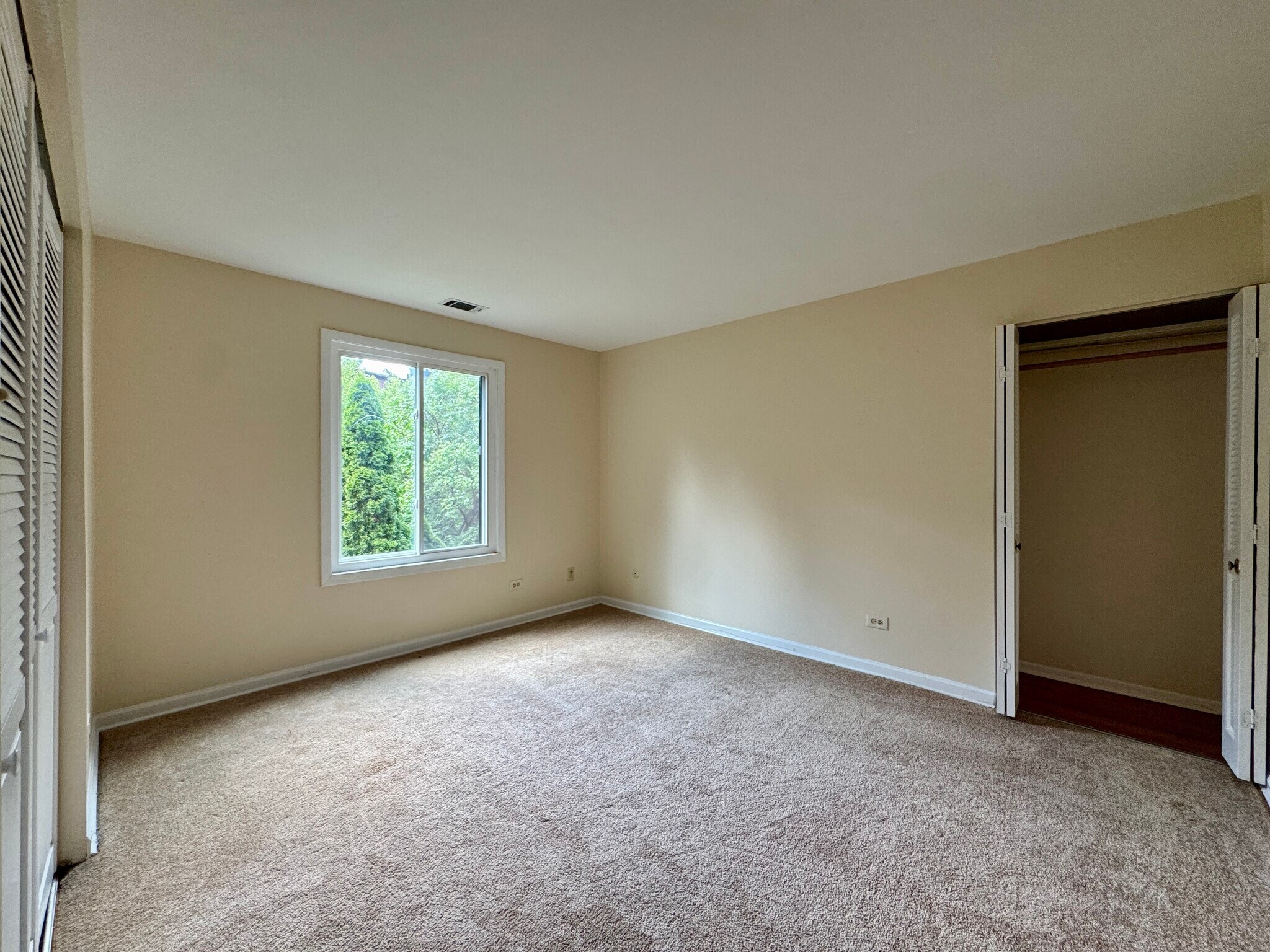 Building Photo - 7510 Farmingdale Dr