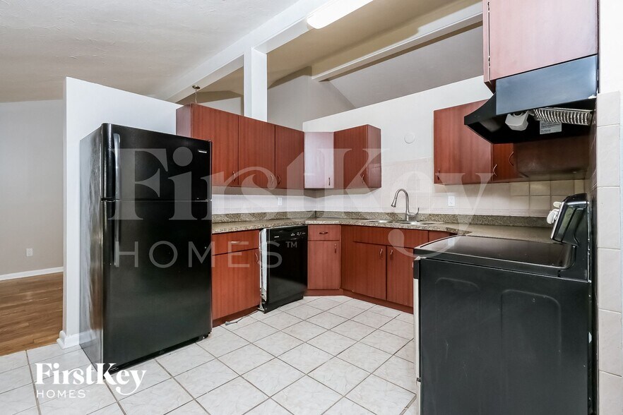 Building Photo - 1032 SE Floresta Dr