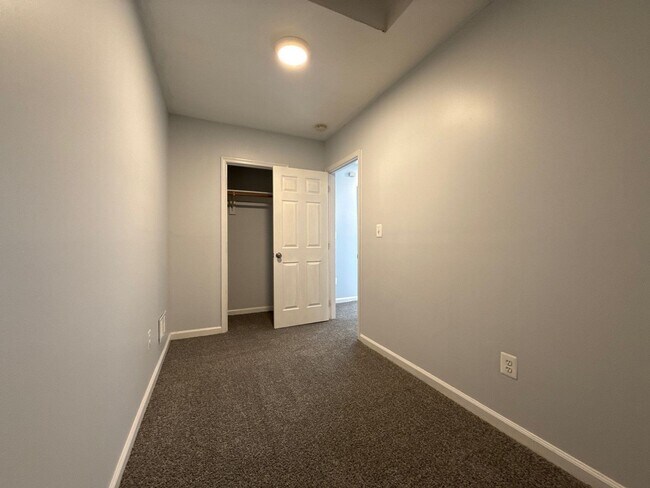 Building Photo - Beautiful Three - Bedroom Home In Baltimore