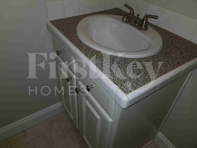 Building Photo - 1911 Chestnut Oak Ln