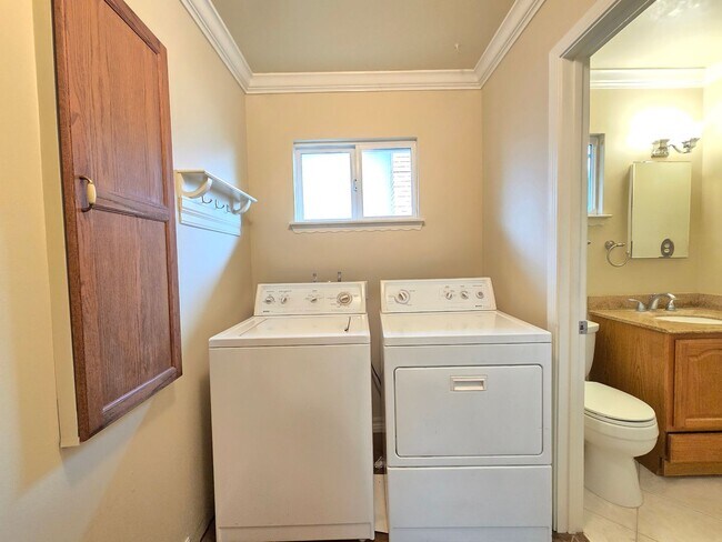 Building Photo - Beautiful 3 bed 2 bath Cambrian home in a great school district