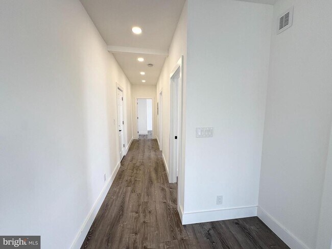 Building Photo - 30 Haddon Ave