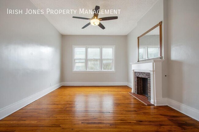Building Photo - 608 Niagara St