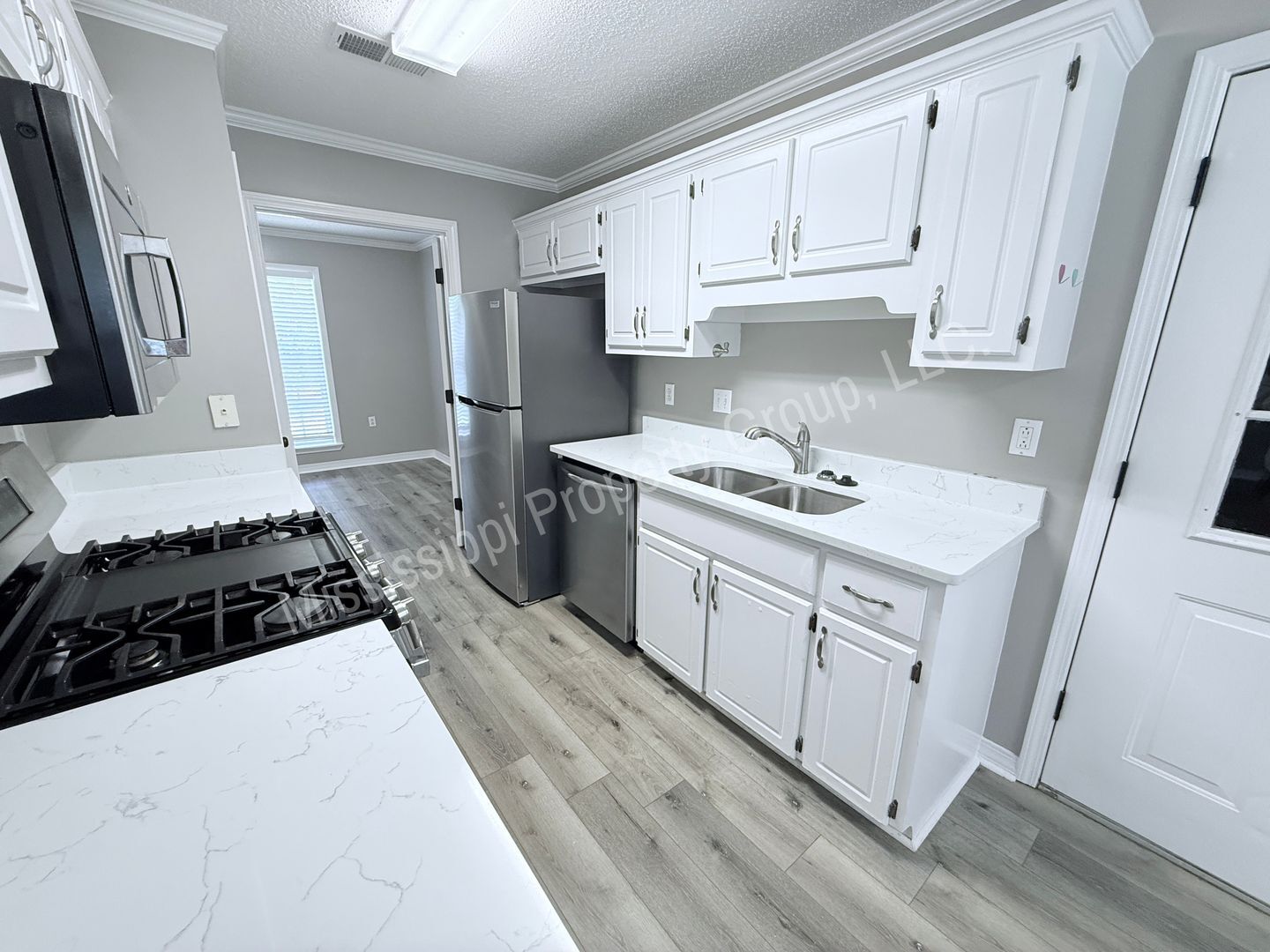 Building Photo - 2112 Harris Dr