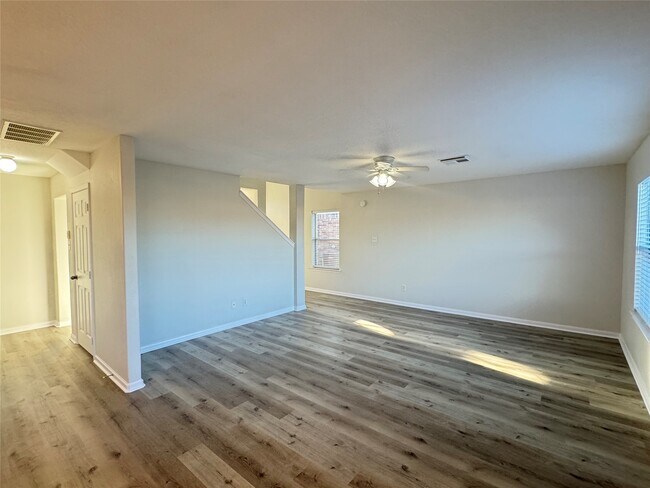 Building Photo - 11811 Madison Kendall Ln