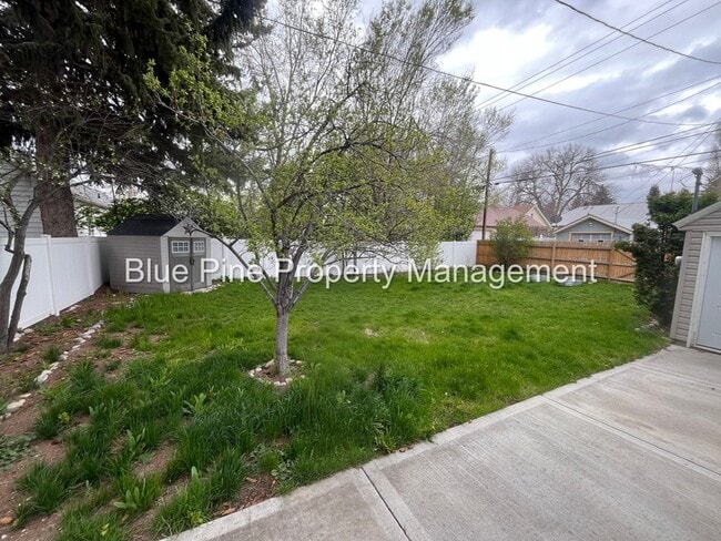 Building Photo - 745 S Higbee Ave