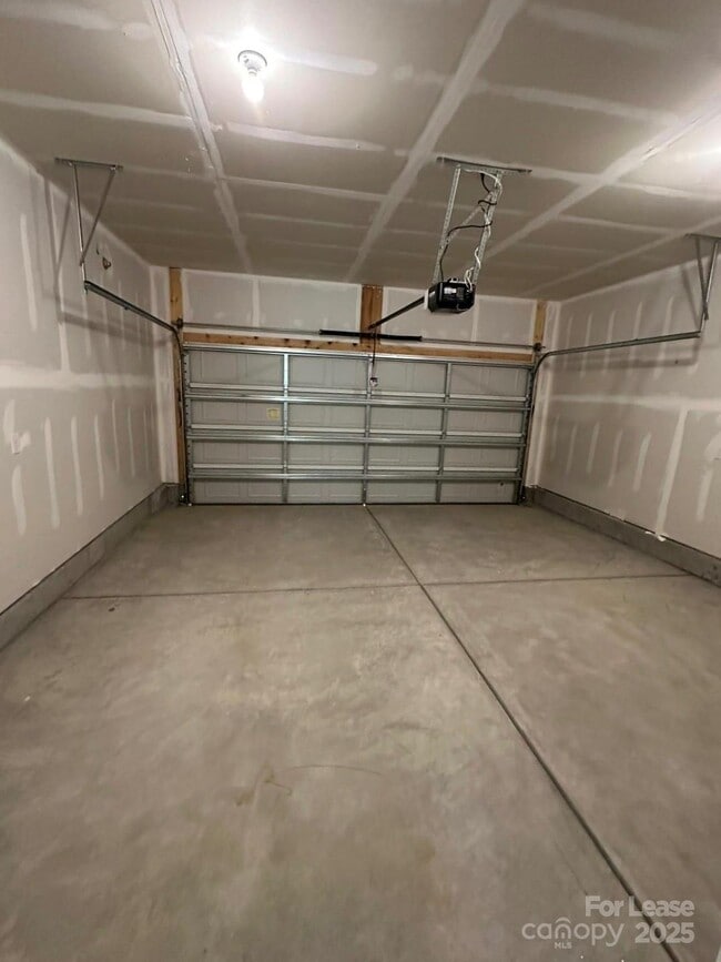 Building Photo - 148 Briana Marie Way