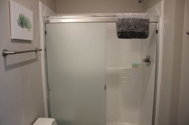 Building Photo - 4415 Lincoln Way