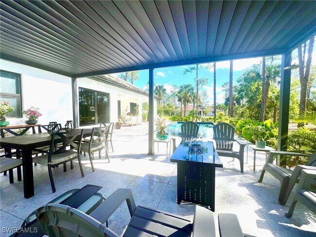 Building Photo - 510 12th Ave NE