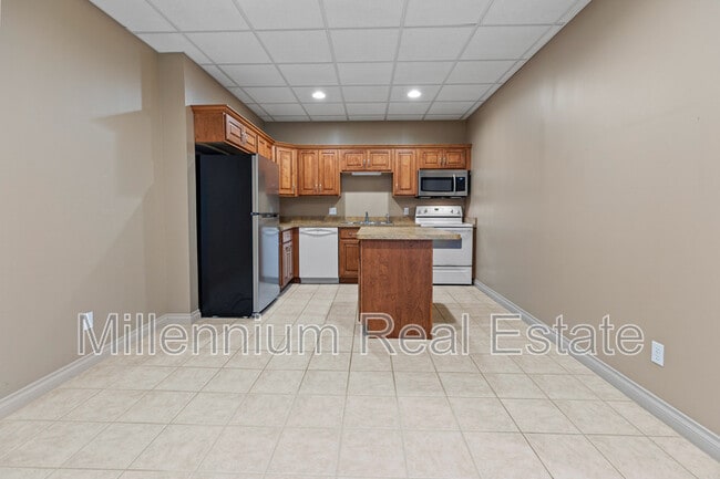 Building Photo - 64121 Turnberry Way