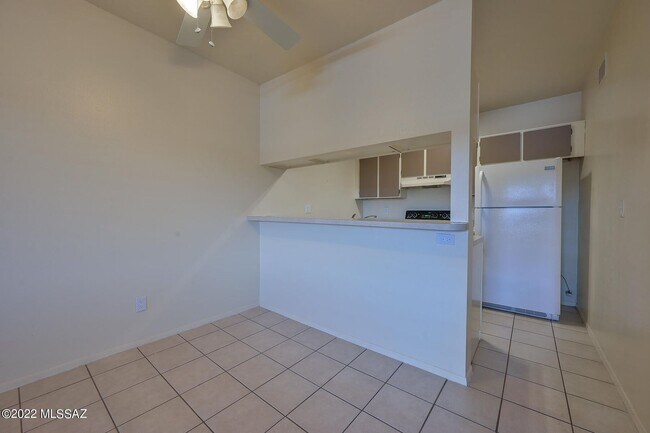Building Photo - Eastside Condo