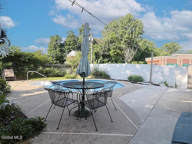 Building Photo - 218 Washington St