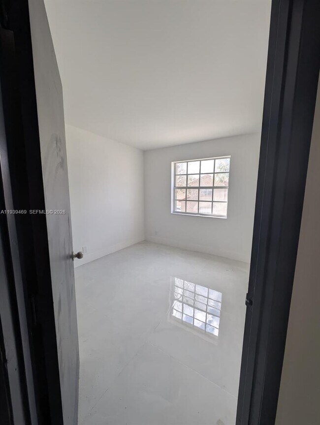 Building Photo - 301 SW 86th Ave