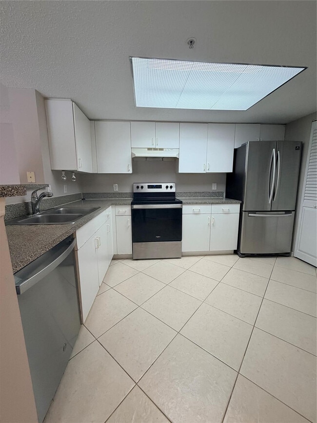 Building Photo - 5025 Wiles Rd