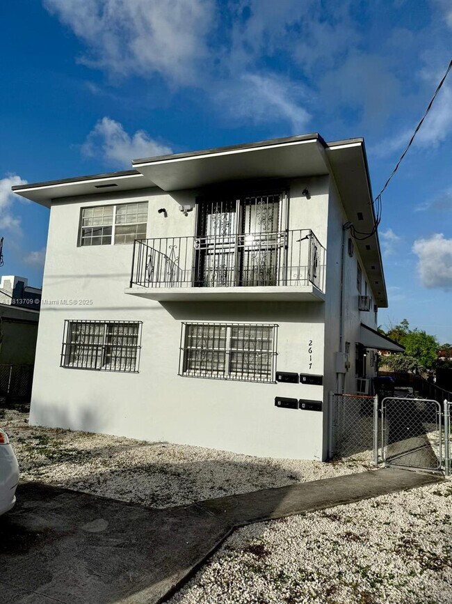 Building Photo - 2617 NW 23rd Ave