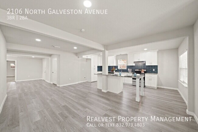 Building Photo - 2106 N Galveston Ave