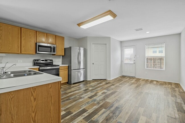 Building Photo - 1201 Lambert Dr