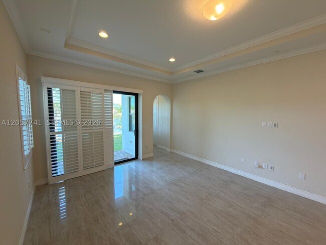 Building Photo - 455 SW 113th Ln