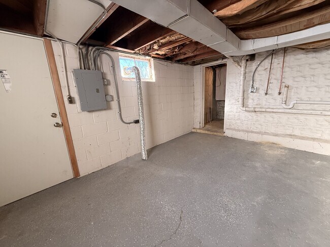 Building Photo - 3908 N 55th St