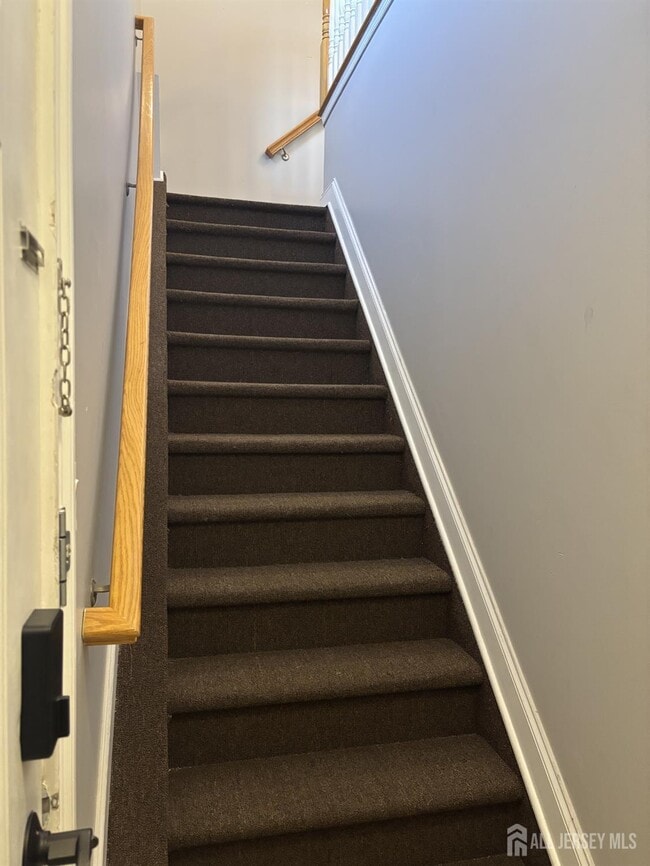 Building Photo - 112 N Broadway